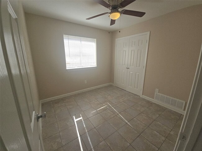 Building Photo - 2429 Salmon St