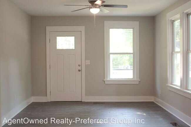 Building Photo - 3 br, 1 bath House - 4024 Gary Drive