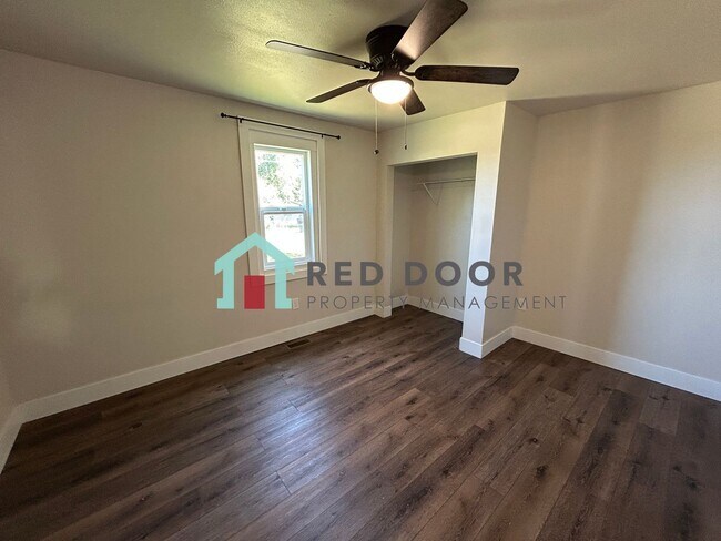 Foto del edificio - 715 11th St S