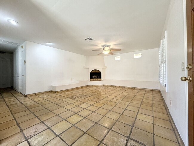 Foto del edificio - AVAILABLE NOW!!! 3 Bed/ 2 Bath Home in the...