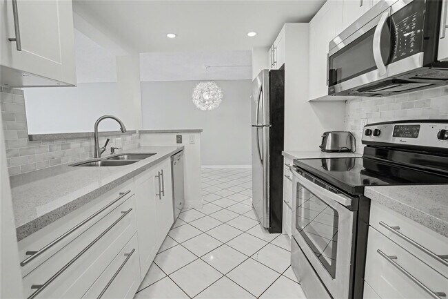 Foto del edificio - 1009 N Ocean Blvd