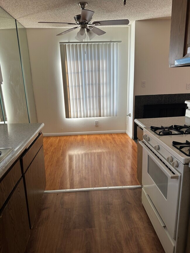 Foto del edificio - 10939 Morrison St