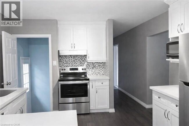 Building Photo - 22 Grant St