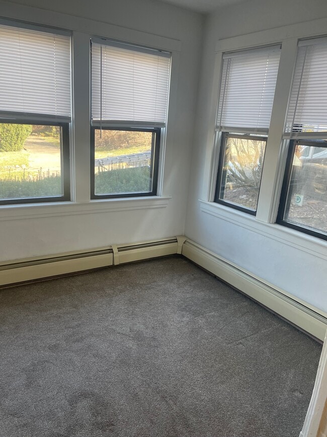 Foto del edificio - 2809 Neeld Ave