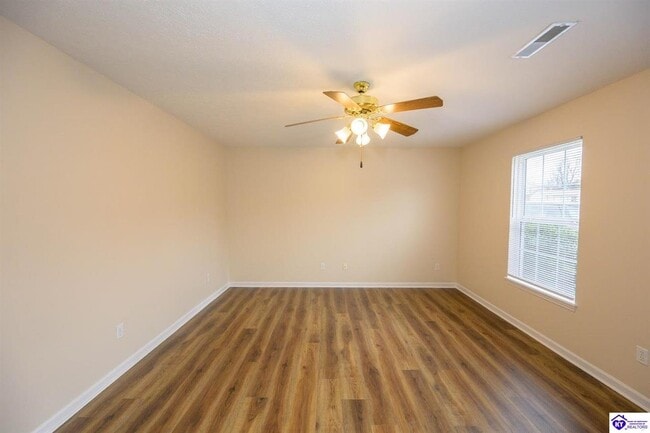Building Photo - 128 Skyline Dr