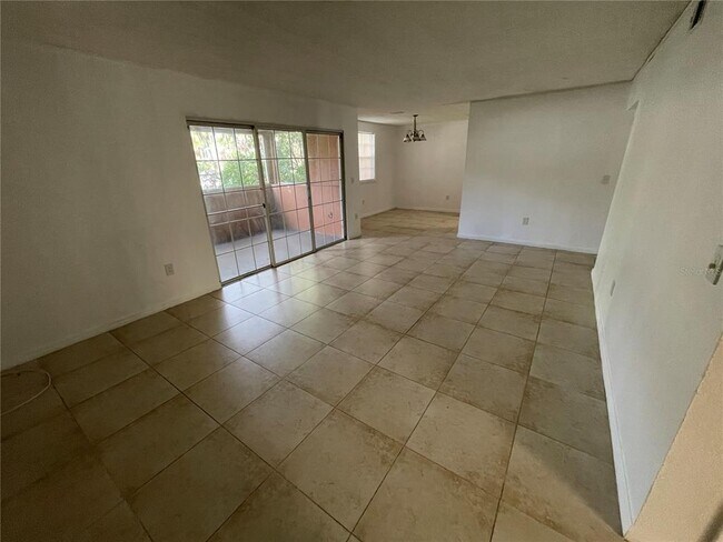Foto del edificio - 3997 Versailles Dr