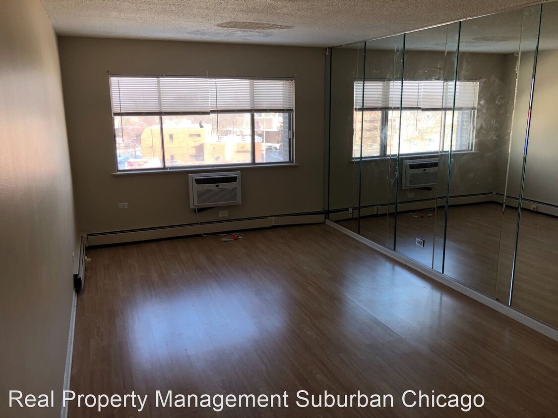 Foto del edificio - 1 br, 1 bath House - 7650 Altgeld #511