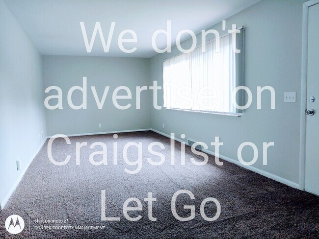 Building Photo - 21 Lakeshore Dr