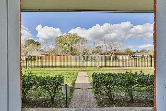 Foto del edificio - 3734 Laura Leigh Dr