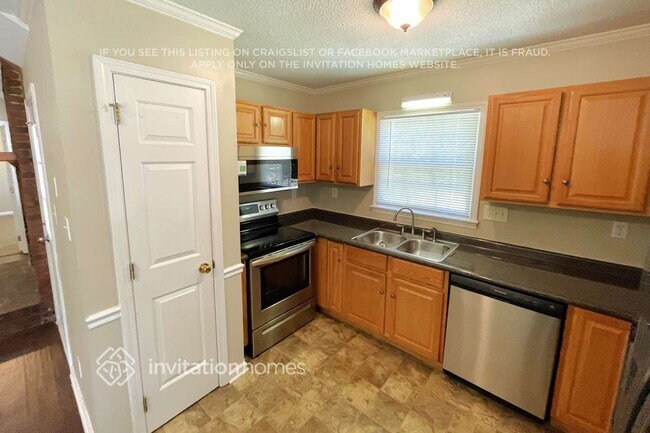 Foto del edificio - 4171 Whitney Pl NW