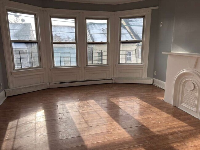 Building Photo - 46 Wayne Ave