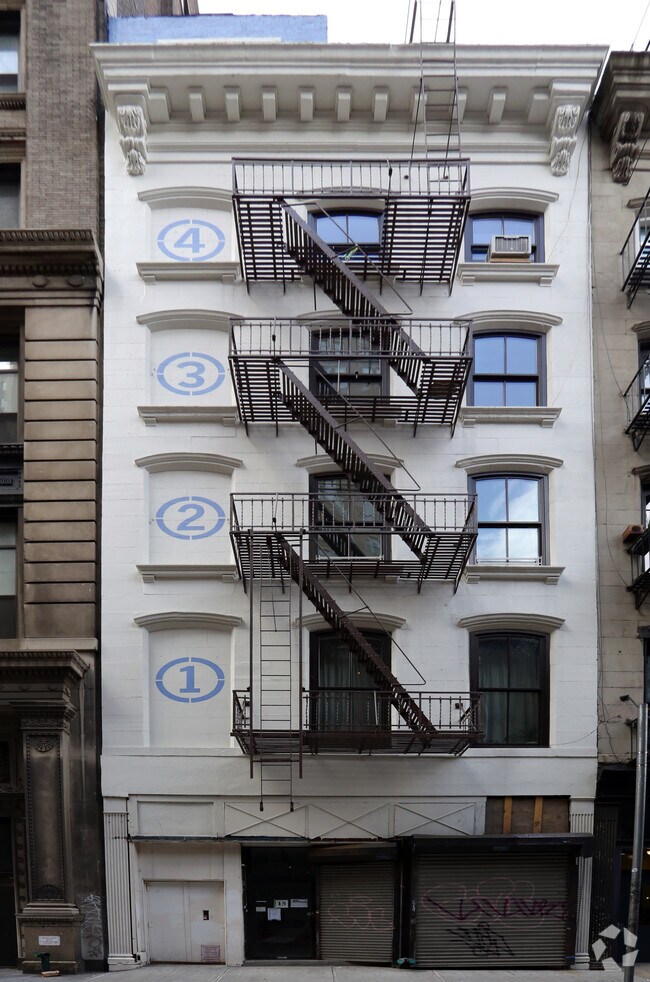 Building Photo - 15 Warren St