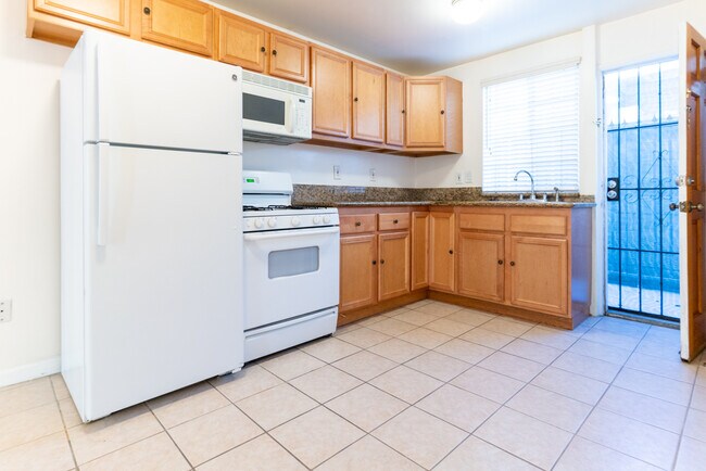 Foto del edificio - 1315 N Hobart Blvd