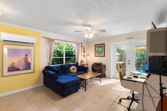 Building Photo - 29284 Coconut Palm Dr