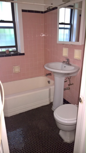 G-4 Bathroom - 6945 S Crandon Ave