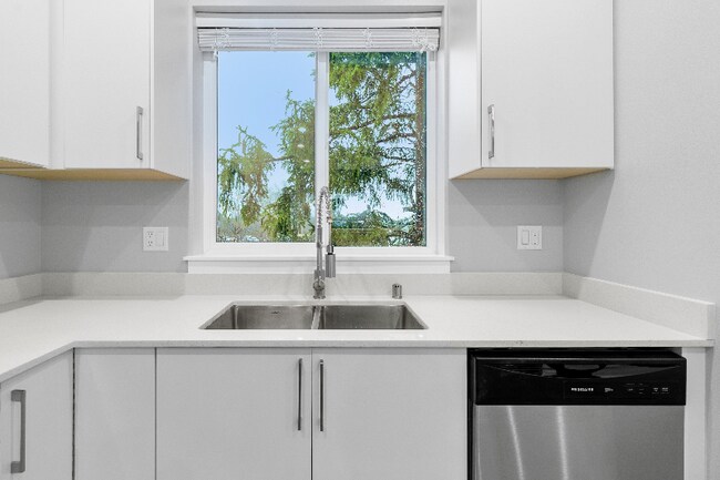 Foto del edificio - 5724 Sterling Ave