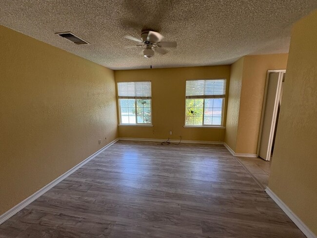 Building Photo - SW Visalia Home with Pool Available Now!