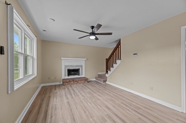 Foto del edificio - 21 Donnell Ave