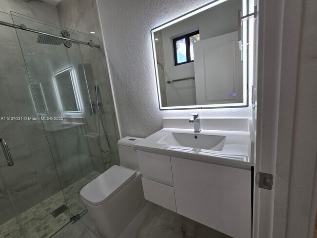 Foto del edificio - 1321 NW 6th