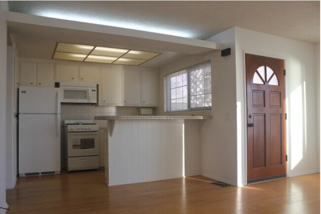 kitchen - 3701 Ocean Dr