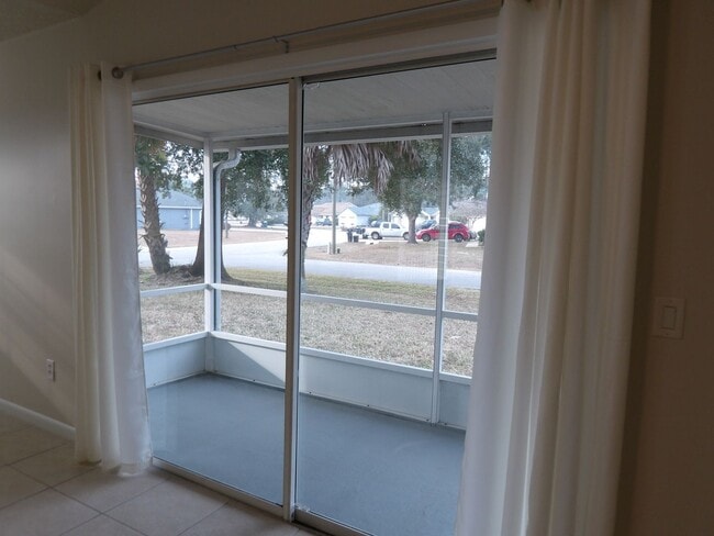 Foto del edificio - Updated 1/2 Duplex