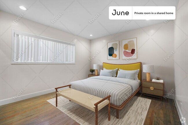 Building Photo - Private bedroom in 4 bed/2 bath Home