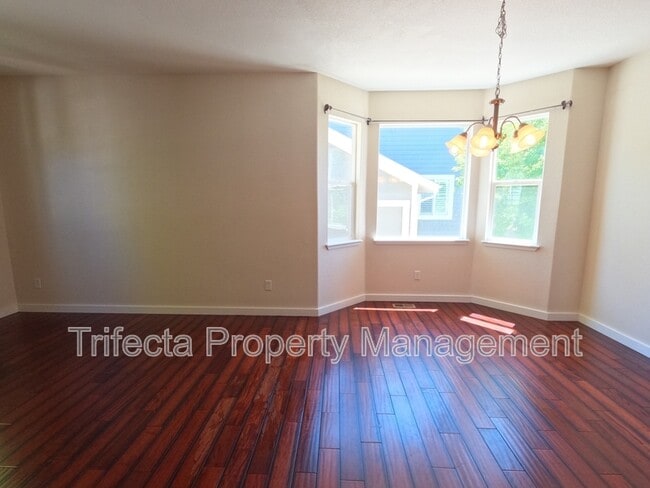 Building Photo - 2215 Harvest St