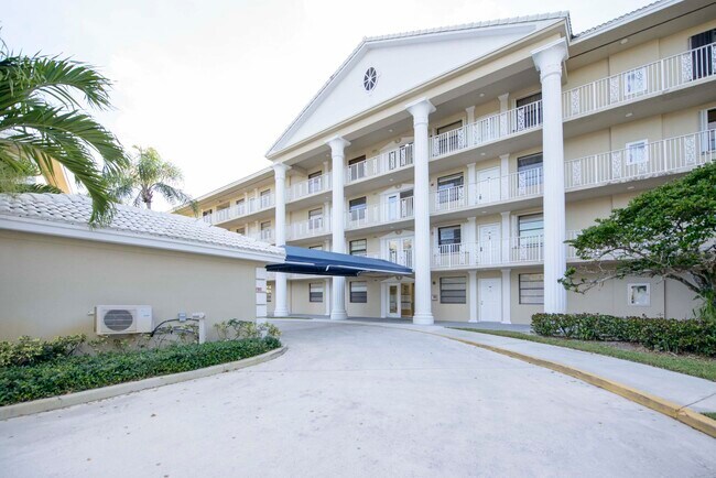 Foto del edificio - 3515 Village Blvd
