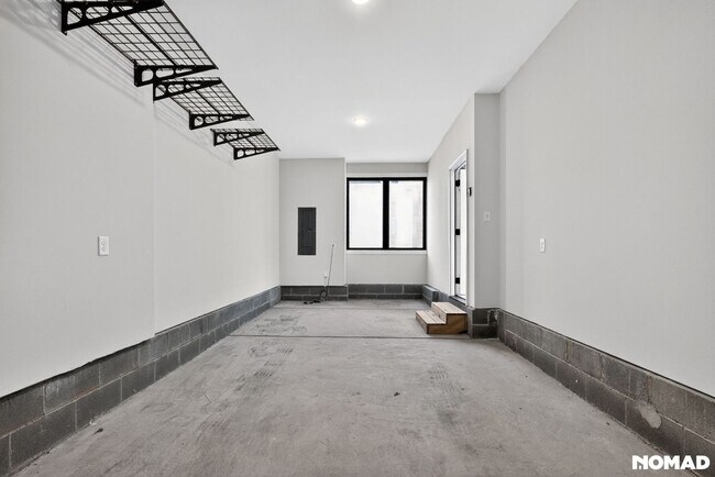 Foto del edificio - 215 Freeland Ln