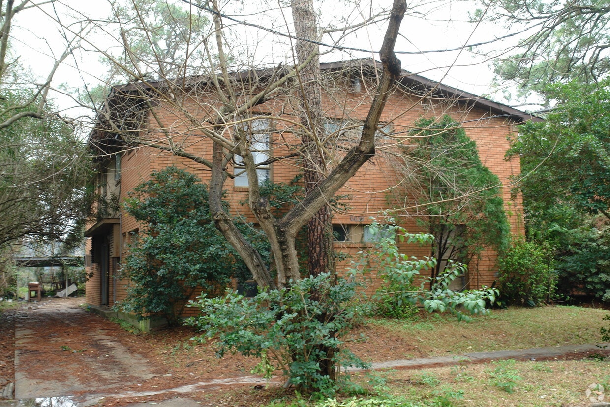 Primary Photo - 6638 Sylvan Rd