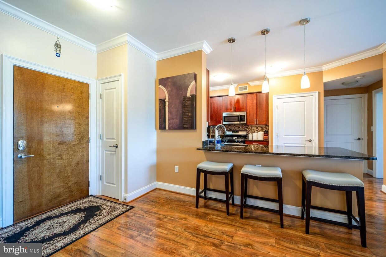 Foto principal - 6301 Edsall Rd