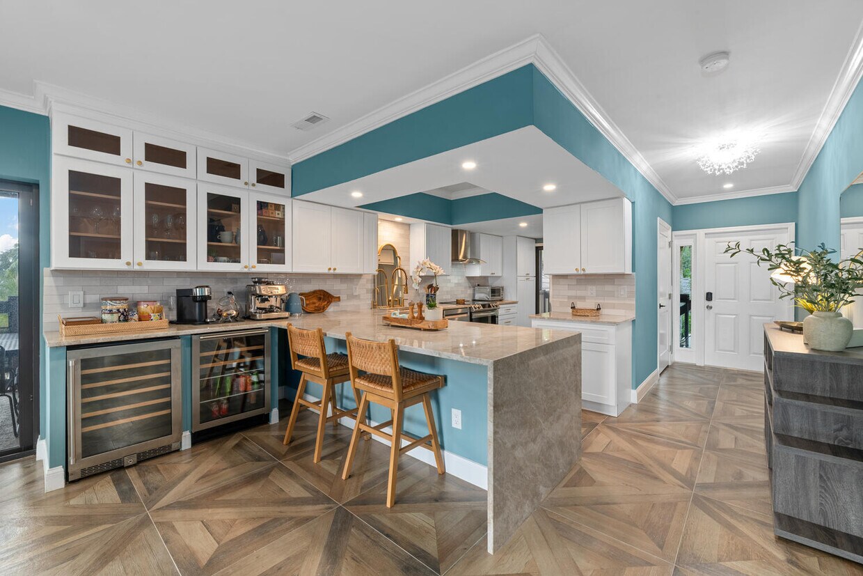 Foto principal - 13400 Polo Rd W