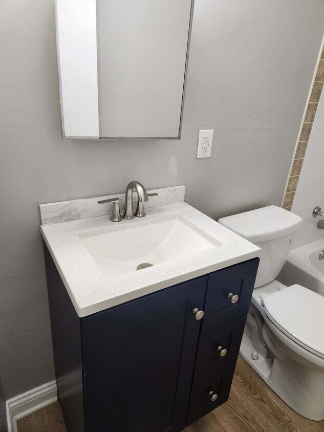 Foto del edificio - 1228 W 18th St