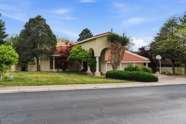 Foto del edificio - 9706 Tanoan Dr NE