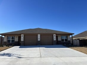 Building Photo - 5904 Cordillera Dr