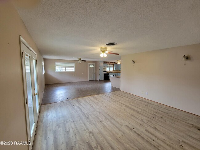 Building Photo - 4539 Young Ln