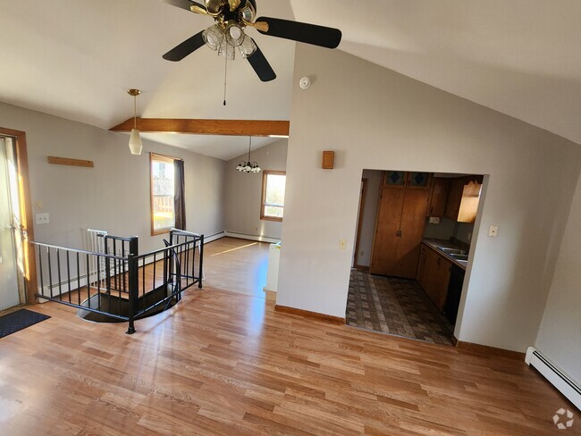 Building Photo - 917 Victory Hwy