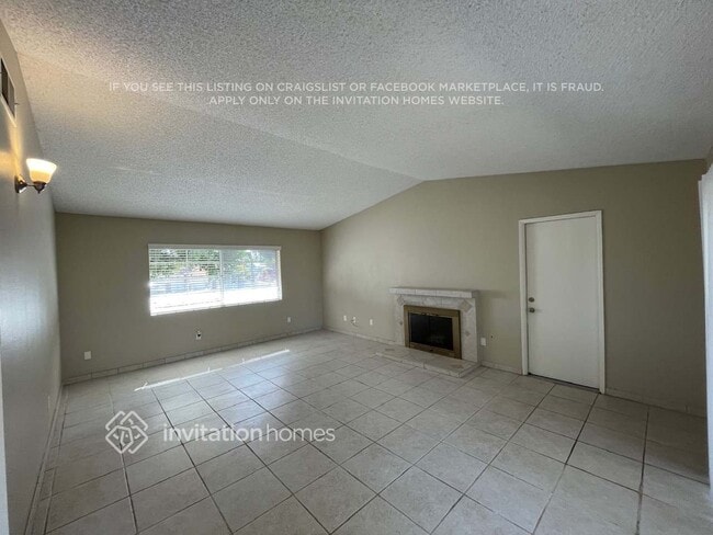 Foto del edificio - 12420 Falcon Ln