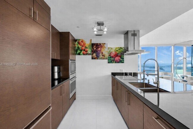 Foto del edificio - 495 Brickell Ave