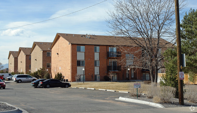 Foto del edificio - Pinecrest Apartments