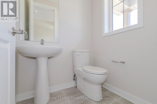 Building Photo - 475 Meynell Rd