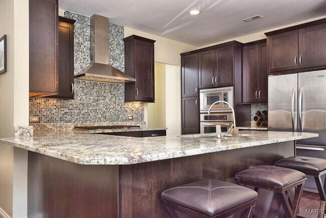 Foto del edificio - 6451 Clayton Rd