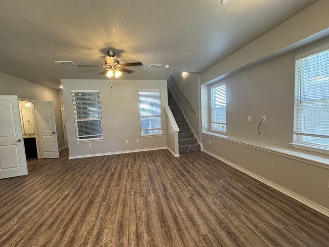 Foto del edificio - 720 Westfield Blvd