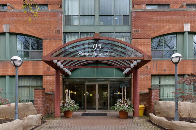 Photo du bâtiment - 95 Prince Arthur Ave