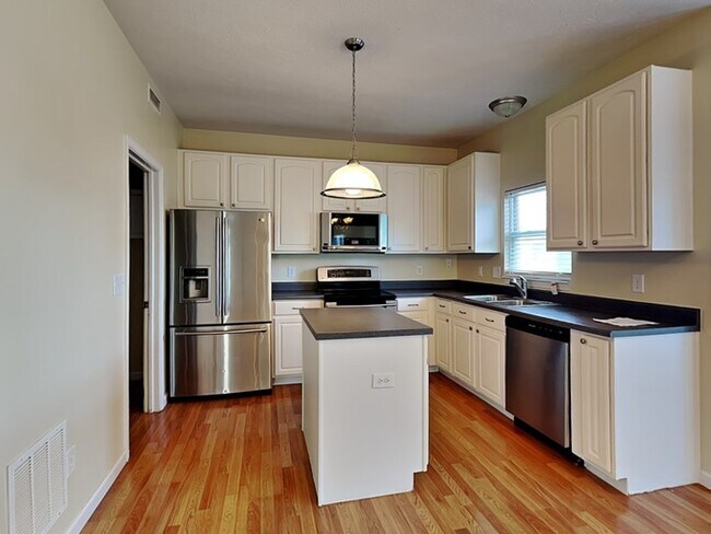 Building Photo - 10414 Bellchime Ct