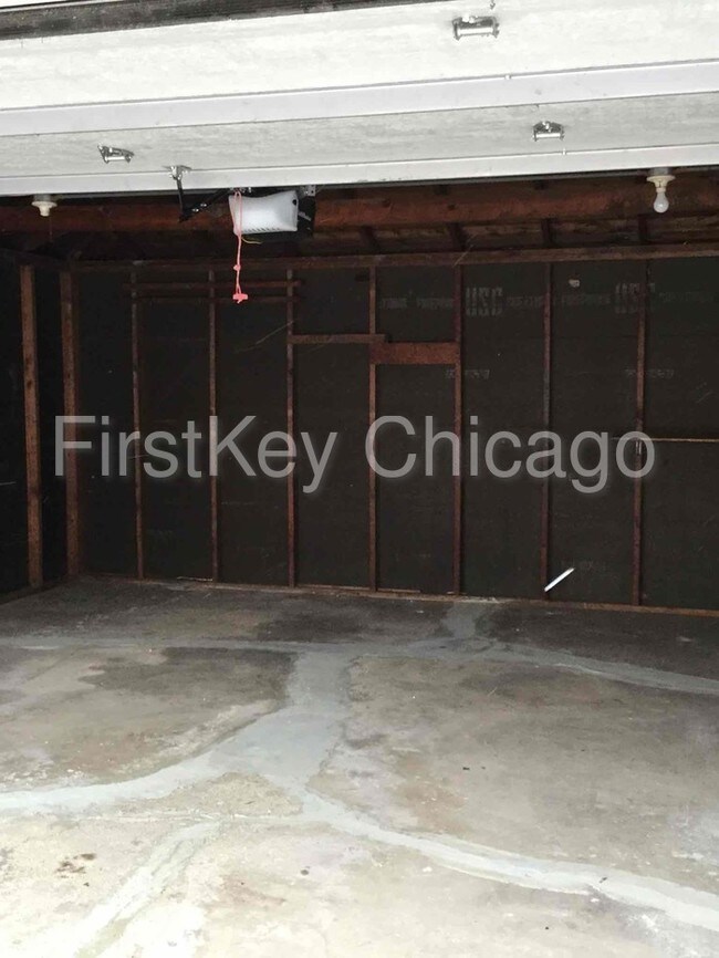 Building Photo - 8620 S Tripp Ave