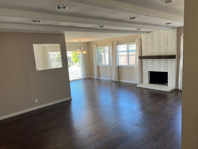 Building Photo - Charming Updated 4 Bedroom Home In Orcutt