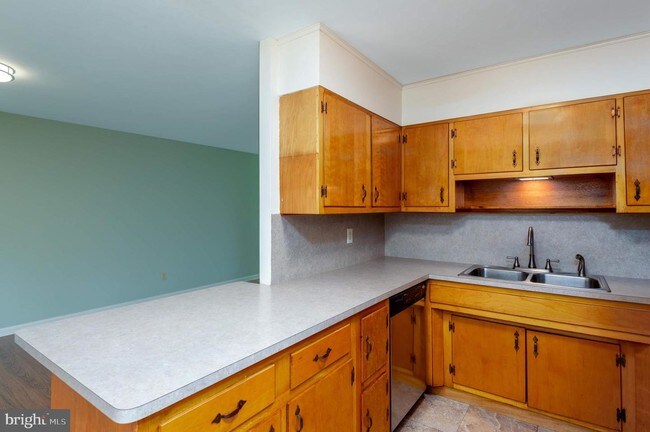 Foto del edificio - 1407 Lowther Rd