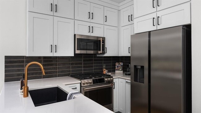 Building Photo - 2913 Chennault St