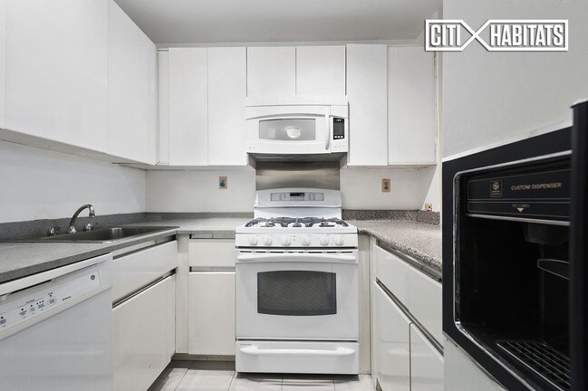 Foto del edificio - 366 W 11th St